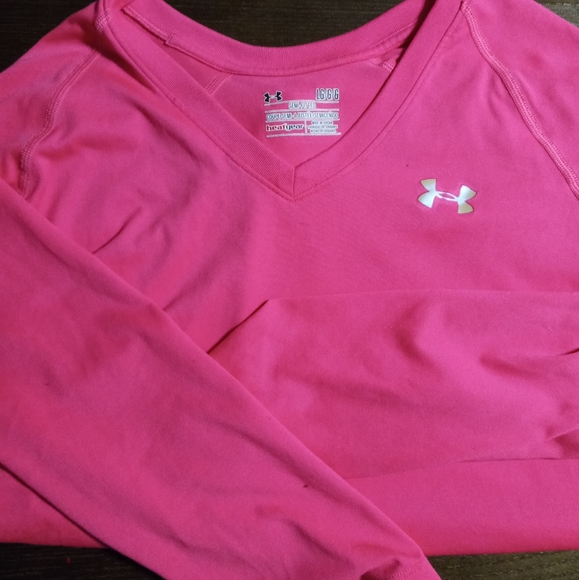 Under Armour Tops - Hot pink 💗 under armour Long sleeved Top..
